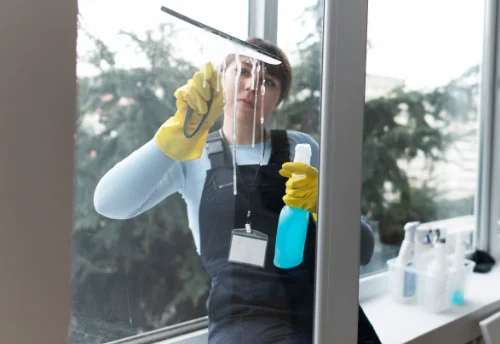 Nettoyage de vitres intérieures et extérieures à Quévert